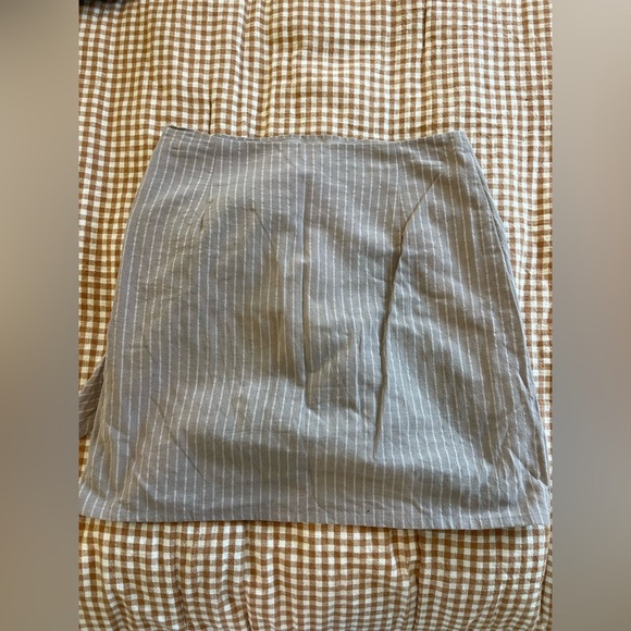 Grade & Gather Gray/Brown And White Striped Mini Skirt with Knot Detail - Picture 4 of 4